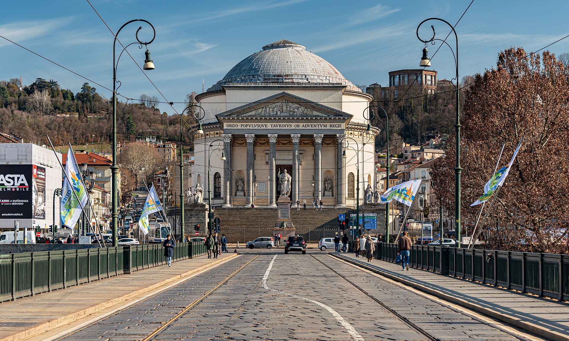 Murazzi del Po e Fiume Po a Torino